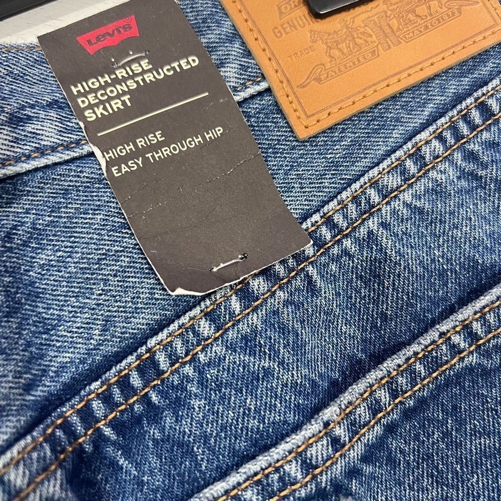 Levi's Women's Hi Rise Deconstructed Denim Skirt NEW NWT - Picture 5 of 6